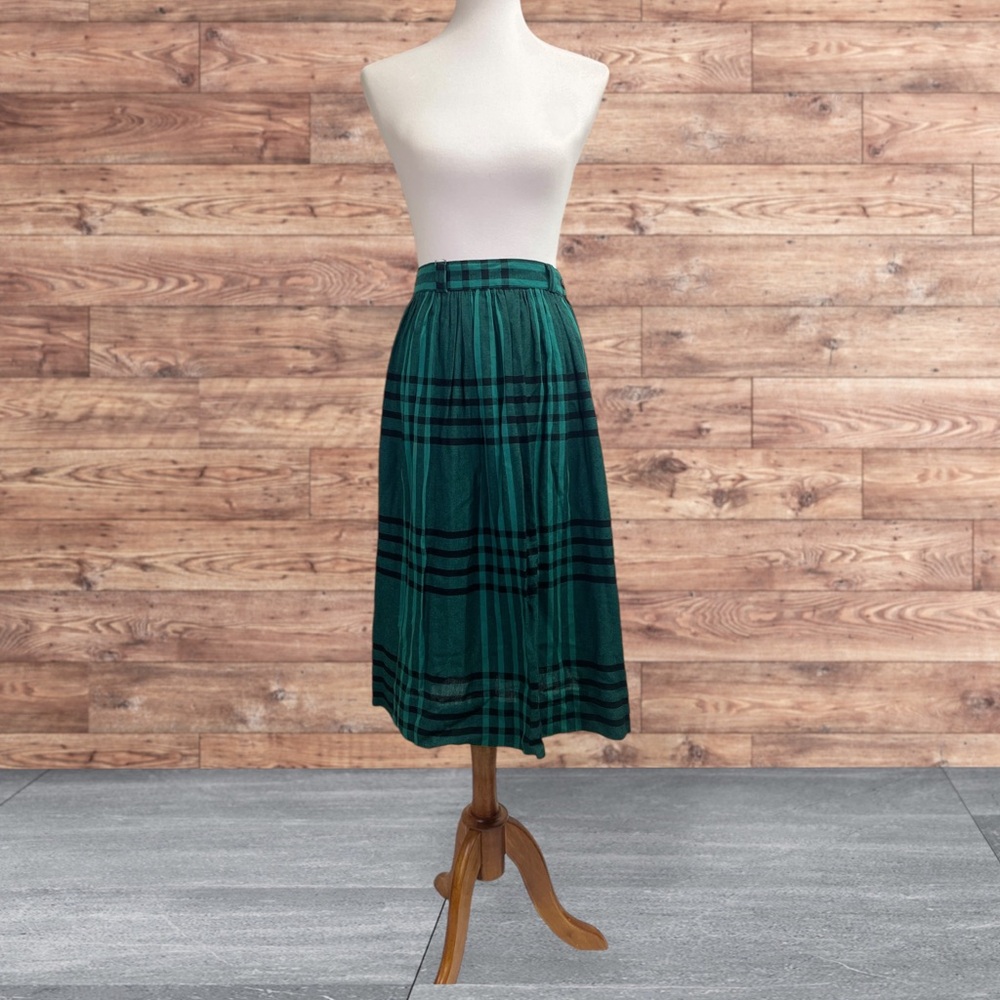 Vintage Green & Black Plaid Pleated Skirt, size 8.  academia midi knee length